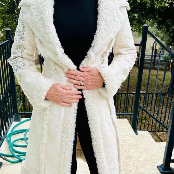 Blanc Noir Cream Leather Jacket with Embroidered Details - Picture 5 of 8